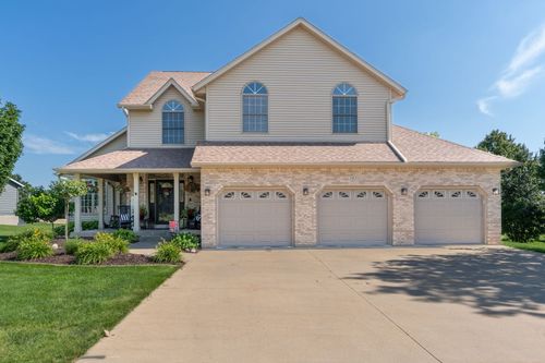 1021 Springbrook Ln, De Witt, IA, 52742-1082 | Card Image