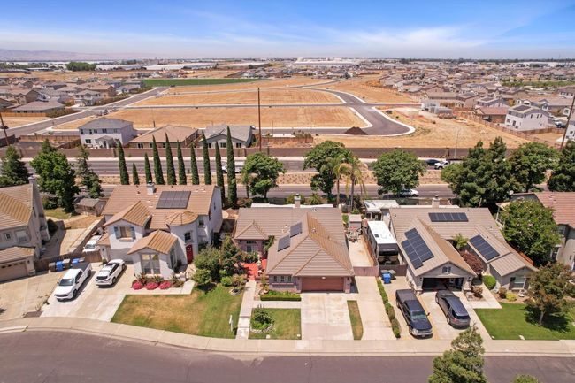 573 Fribourg Ln, House other with 3 bedrooms, 2 bathrooms and null parking in Manteca CA | Image 39