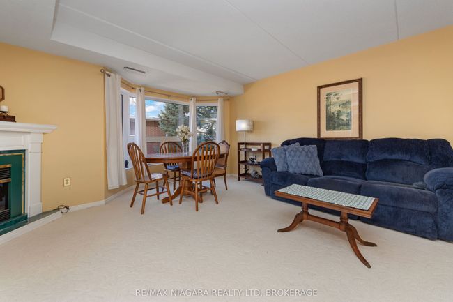 206 - 6704 Thorold Stone Rd, Condo with 2 bedrooms, 2 bathrooms and 1 parking in Niagara Falls ON | Image 5