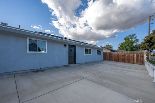 1069 Erringer Rd, Simi Valley, CA, 93065-5670 | Card Image