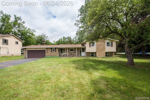 1165 Camelot Dr, Pinckney, MI, 48169-9034 | Card Image