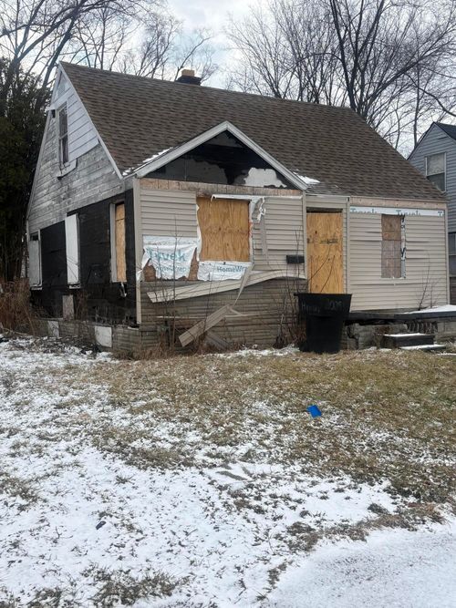 20020 Hickory St, Detroit, MI, 48205-1131 | Card Image