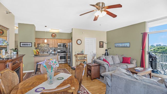 APT-814 - 1134 W Granville Ave, Home with 2 bedrooms, 2 bathrooms and null parking in CHICAGO IL | Image 5