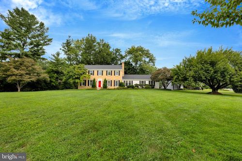 10004 Minburn St, GREAT FALLS, VA, 22066-2509 | Card Image