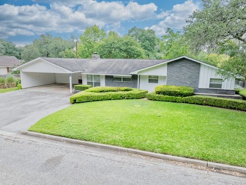 104 N Fair St, Gonzales, TX, 78629-4310 | Card Image