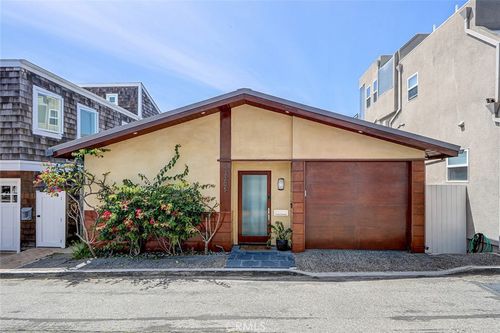 3205 Bayview Dr, Manhattan Beach, CA, 90266-3826 | Card Image