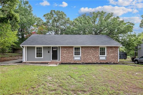 5404 Sandstone Dr, Fayetteville, NC, 28311-1247 | Card Image