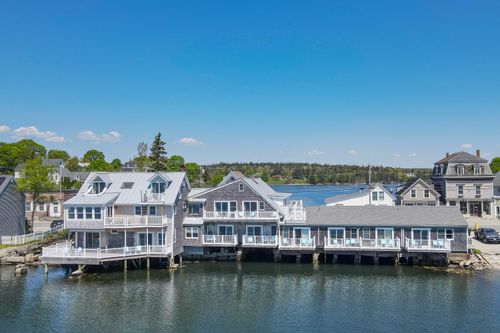 15 Main Street, Vinalhaven, ME, 04863 | Card Image
