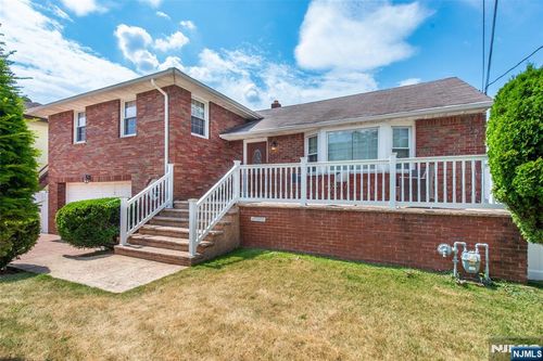 22 Mount Pleasant Ave, Woodland Park, NJ, 07424-2836 | Card Image