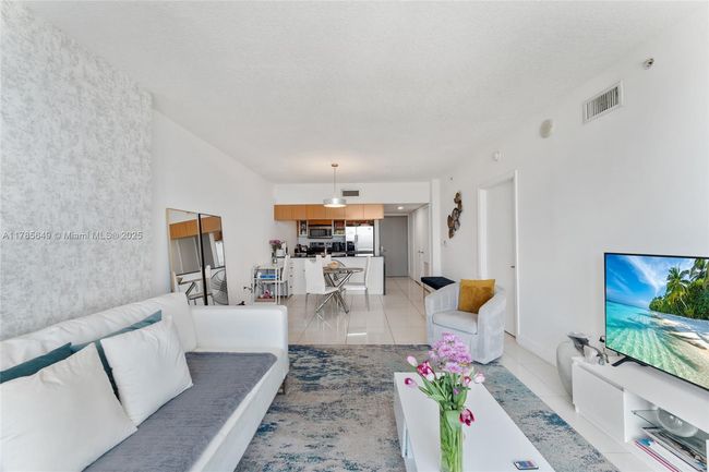 APT-5006 - 1750 N Bayshore Dr, Condo with 1 bedrooms, 1 bathrooms and null parking in Miami FL | Image 8
