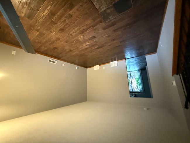 Front | Image 30