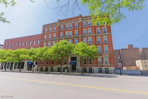 apt-213-408 Saint Clair Ave, Cleveland, OH, 44113-1520 | Card Image