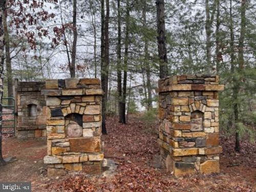 183 Wilson Rd, CAPON BRIDGE, WV, 26711-1803 | Card Image