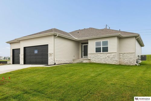 13057 S 42nd Avenue, Bellevue, NE, 68123 | Card Image