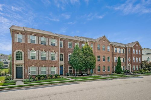 21002 Courtland Village Dr, LEESBURG, VA, 20175-8896 | Card Image