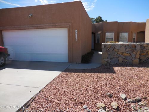 3219 Eagle Ridge Dr, Las Cruces, NM, 88012-7707 | Card Image