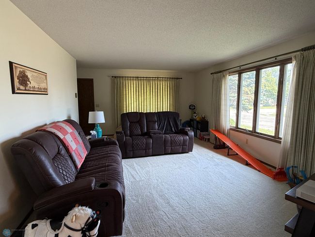Living Room | Image 11