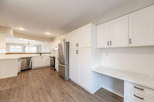 3542 Fowler Crt, Burlington, ON, L7N3W3 | Card Image