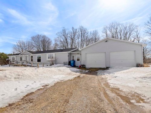 5283 Grace Rd, Benzonia, MI, 49616-9716 | Card Image