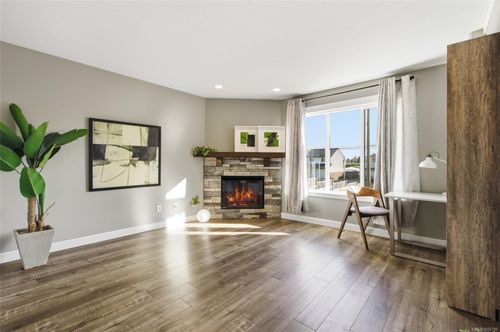 645 Howard Ave, Nanaimo, BC, V9R3S8 | Card Image