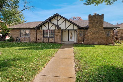 5352 Colorado Ct, North Richland Hills, TX, 76180-5953 | Card Image