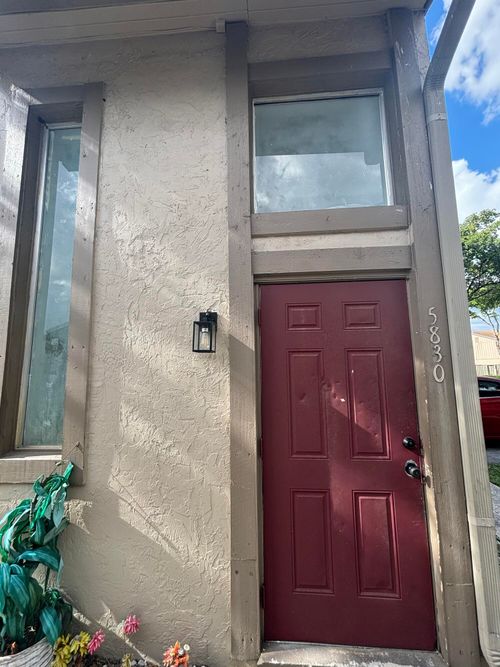 40-e-5830 Nw 21st St, Lauderhill, FL, 33313-7602 | Card Image
