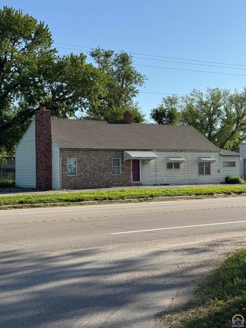 7530 Nw Us Highway 24, Topeka, KS, 66618-5600 | Card Image