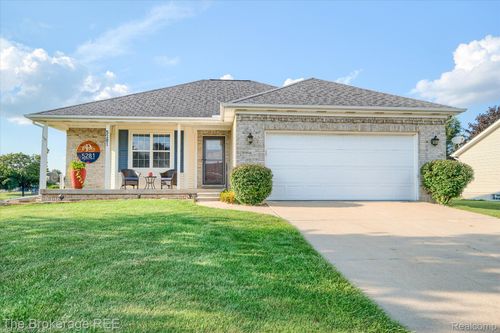 5281 Magnolia Dr, Grand Blanc, MI, 48439-8664 | Card Image