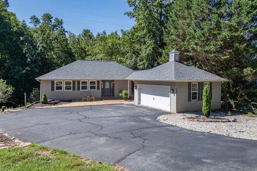 527 Pinebrook Dr, Blairsville, GA, 30512-4639 | Card Image