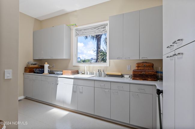 16 Brown Pelican Trl, House other with 4 bedrooms, 5 bathrooms and 3 parking in Bald Head Island NC | Image 25