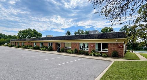 School/Gym Building, 8150 Wornall Road, Kansas City, MO, 64114 | Card Image