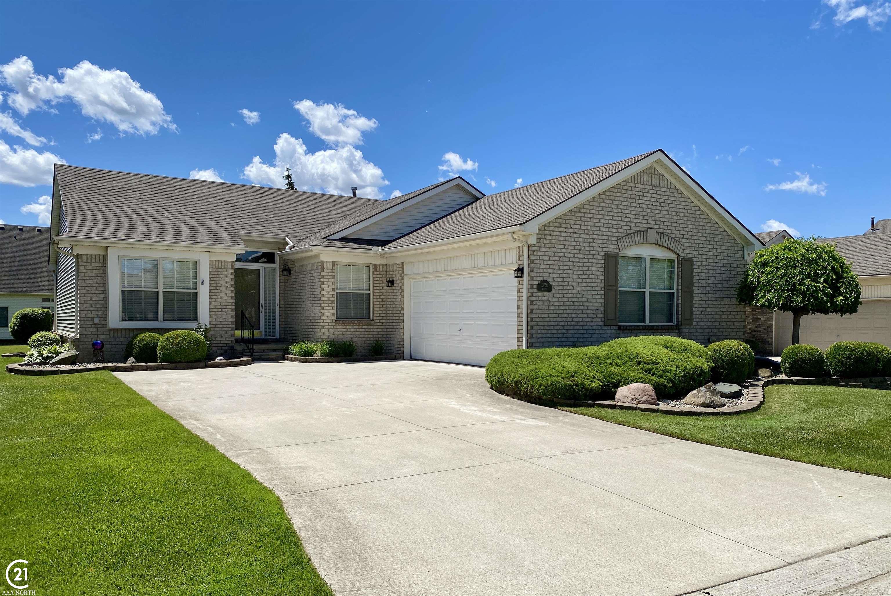 Warwick Dr, Sterling Heights, MI 48314