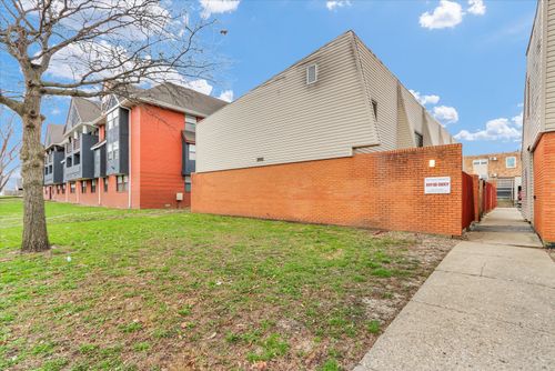 2012 Vawter St, Urbana, IL, 61801-6468 | Card Image