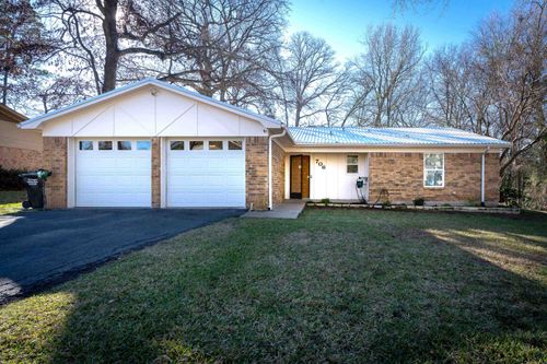 706 E Lynnwood Ln, Longview, TX, 75604-1828 | Card Image