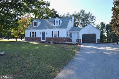 286 State Rd, WEST GROVE, PA, 19390-8906 | Card Image