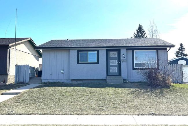 6132 Madigan Drive Ne, Home with 5 bedrooms, 2 bathrooms and 2 parking in Calgary AB | Image 2