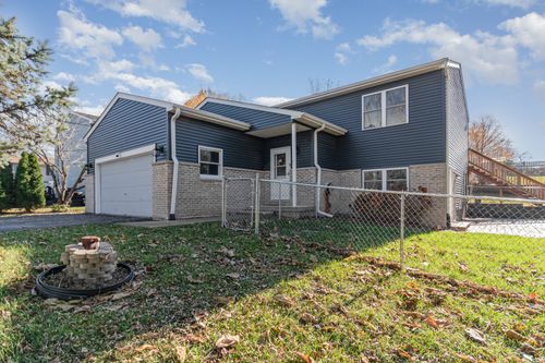 135 Lotus Dr, Lakemoor, IL, 60051-8889 | Card Image