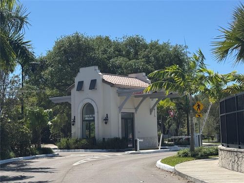 112-3621 Torremolinos Ave, Doral, FL, 33178-2915 | Card Image