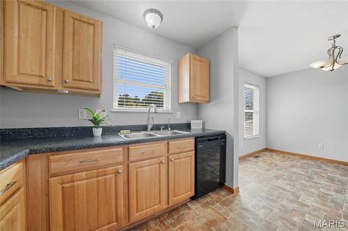 42 Hickory Cir, Union, MO, 63084-2096 | Card Image