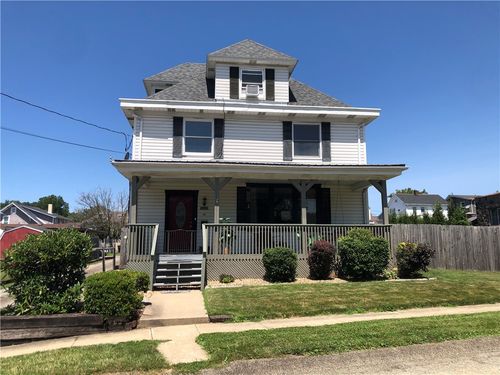15 Kensington Cir, Uniontown, PA, 15401-2706 | Card Image