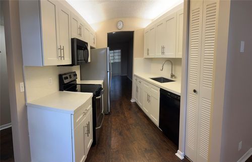 apt-p211-1300 Sw 124th Ter, Pembroke Pines, FL, 33027-4029 | Card Image