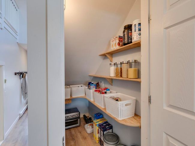 View of pantry | Image 15