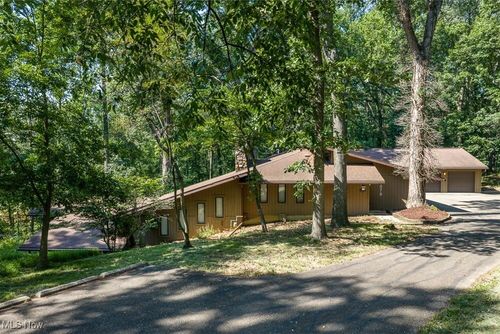 4076 Winkler Drive Ext Nw, Dover, OH, 44622 | Card Image