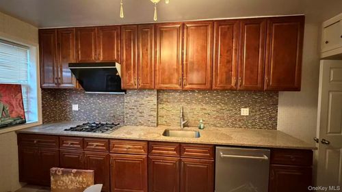 100 75th Avenue, New York, NY, 11375 | Card Image