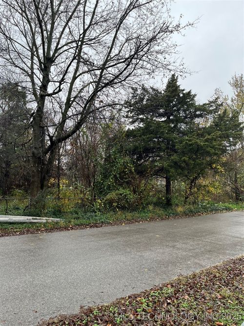 2022 W 43rd St, Tulsa, OK, 74107-6820 | Card Image