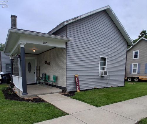 203 W Main St, New Washington, OH, 44854-9400 | Card Image