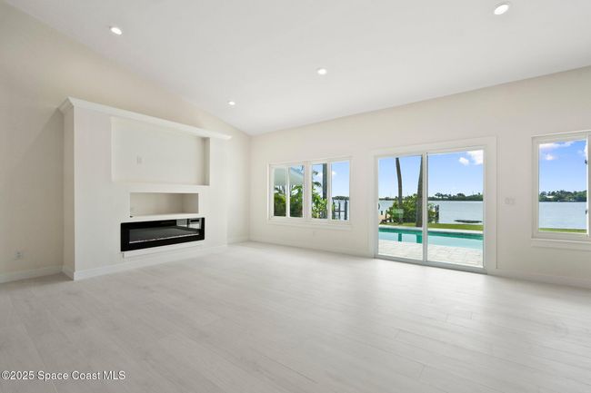 9670 Riverview Dr, House other with 4 bedrooms, 3 bathrooms and null parking in Sebastian FL | Image 16
