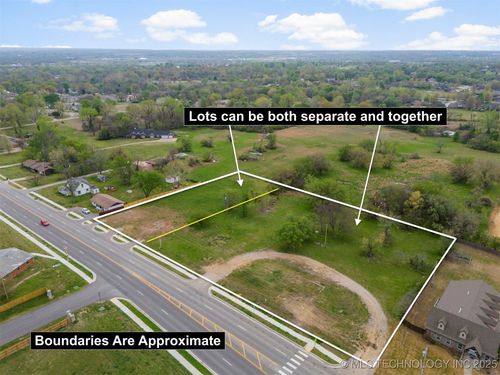 2301 W Broadway St, Collinsville, OK, 74021-1633 | Card Image