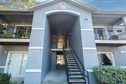 326-3705 27th St, GAINESVILLE, FL, 32608-7018 | Card Image