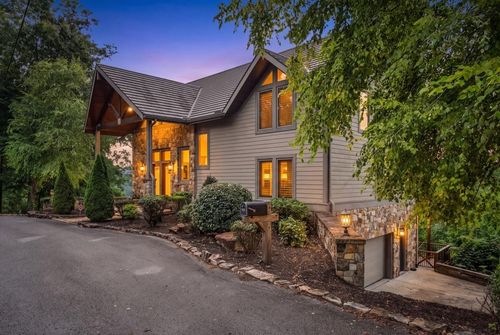 858 Harbour Greens Pl, Sparta, TN, 38583-4294 | Card Image